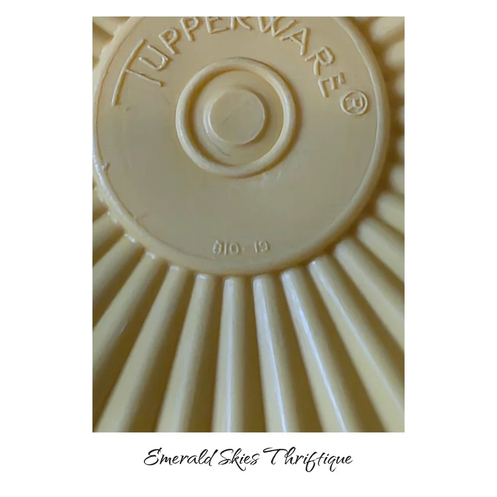 Tupperware vintage servalier